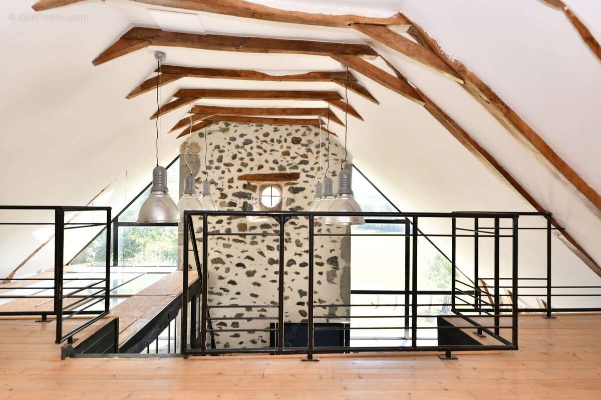 Maison à ANGLARDS-DE-SALERS