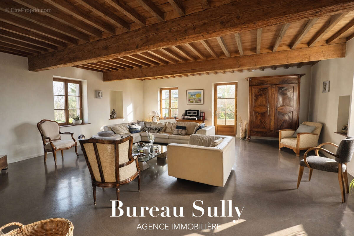Maison à LUZINAY