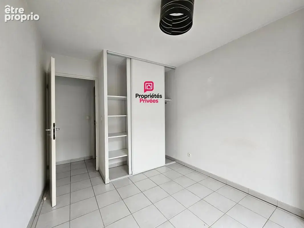 EXCLUSIVITÉ Secteur AGEN Jean Jaurès : Idéal Premier Achat ou Investissement, vaste T3 de 64 m² (DPE C) avec Grand Garage Privat - photo 11