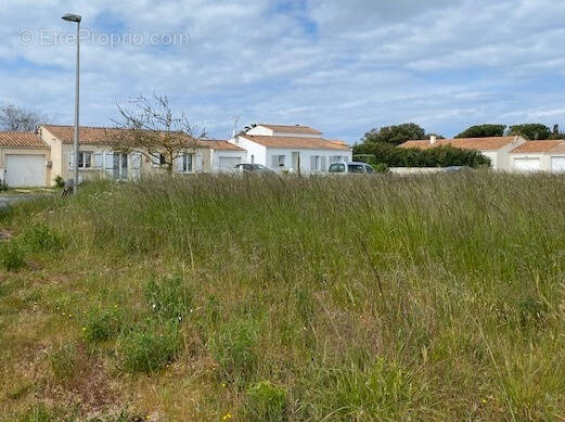 Terrain à SAINT-PIERRE-D&#039;OLERON