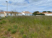 Terrain à SAINT-PIERRE-D&#039;OLERON