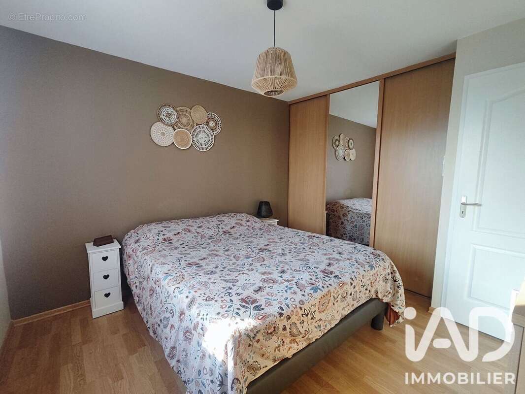 Maison 114 m² à Saint-Etienne-Au-Temple  - photo 7