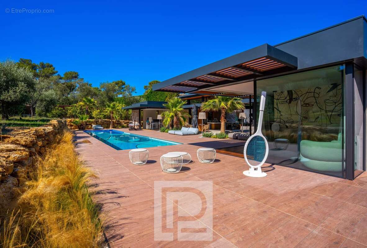 Propriété contemporaine d’exception au cœur d’un domaine privé - photo 2
