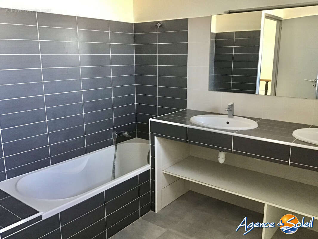 Maison à SAINT-LAURENT-DE-LA-SALANQUE