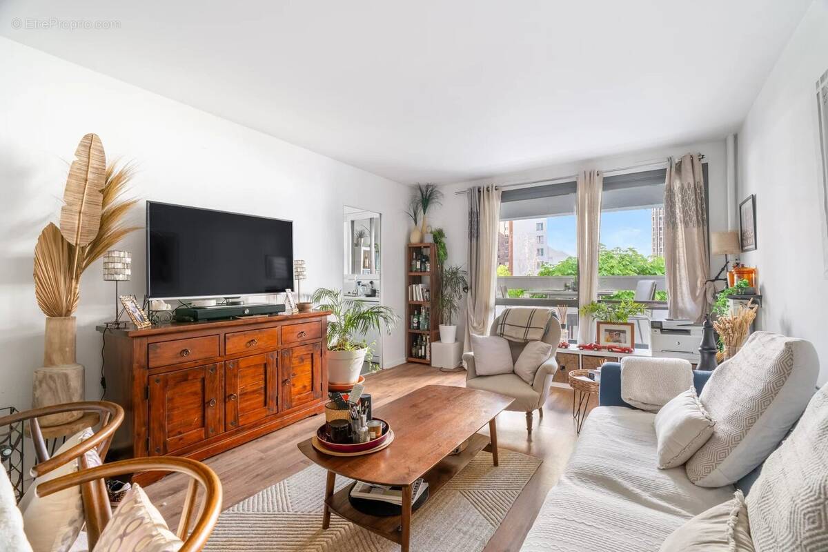 Appartement à LEVALLOIS-PERRET