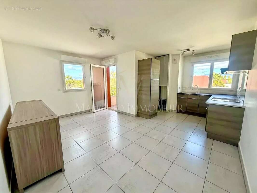 Appartement à LATTES