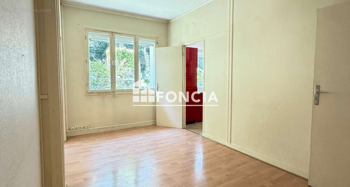 Appartement à SAINT-MAUR-DES-FOSSES