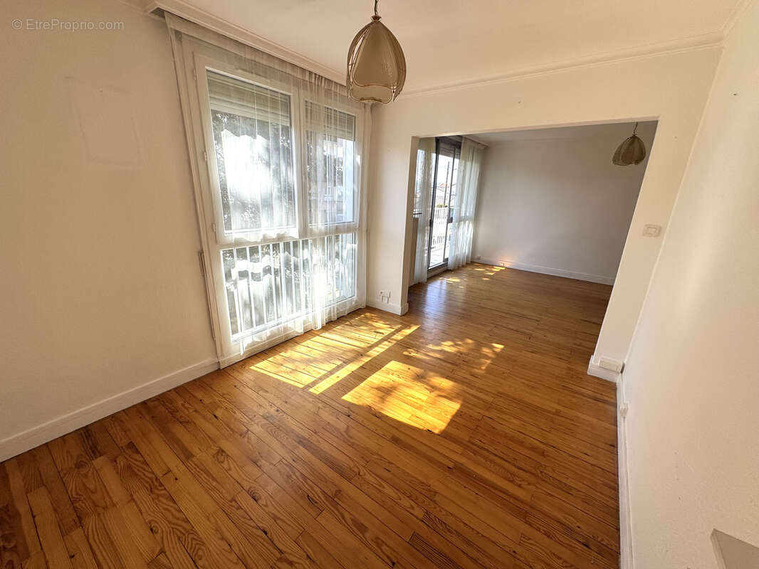 Appartement à SAINT-ETIENNE