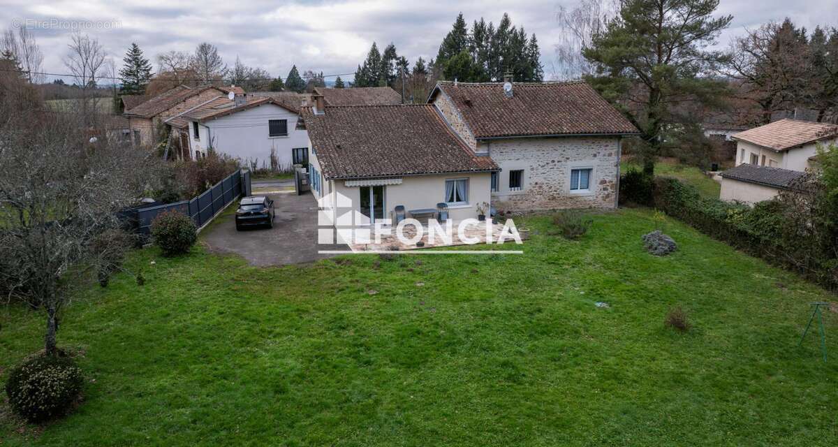 Maison à ORADOUR-SUR-GLANE