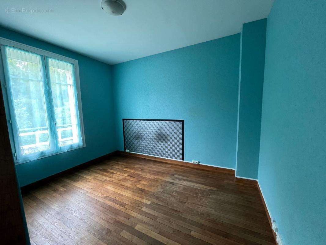 Maison à LA JONCHERE-SAINT-MAURICE