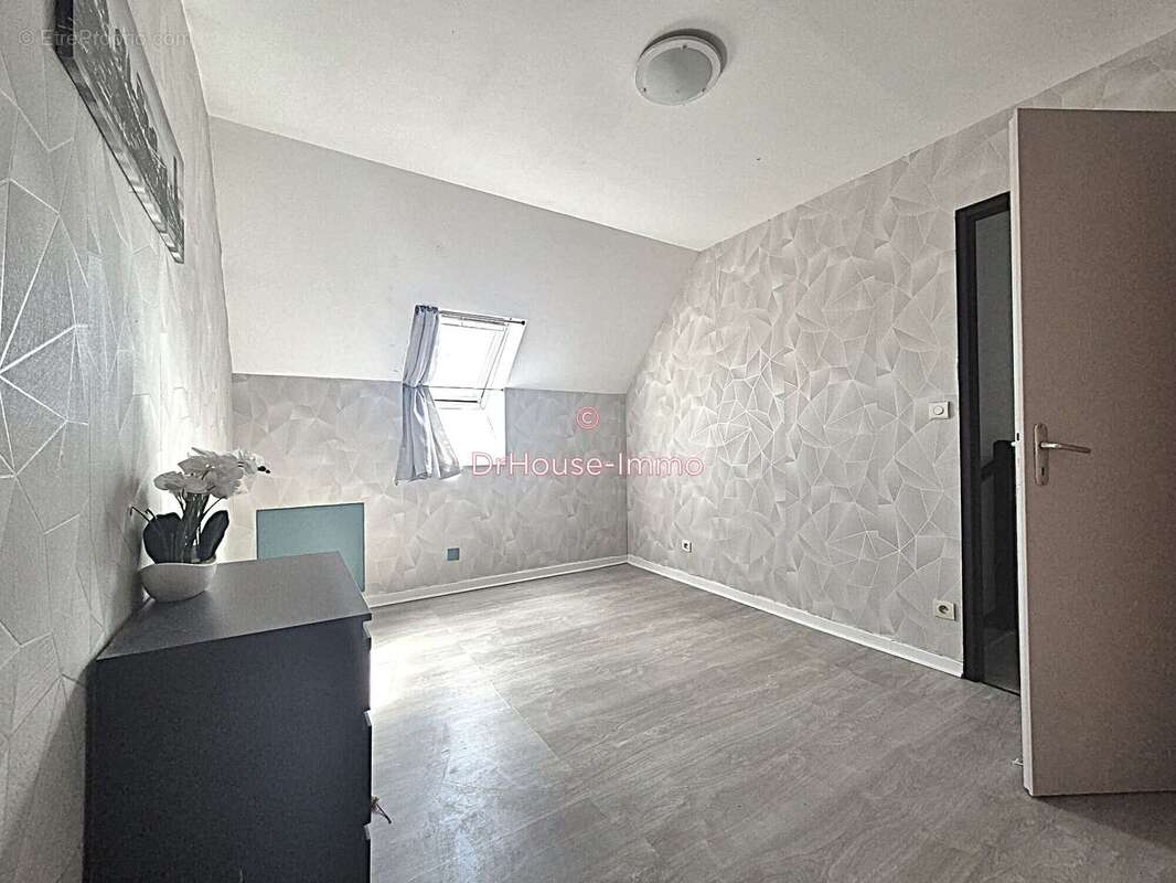 Maison à CRECY-LA-CHAPELLE