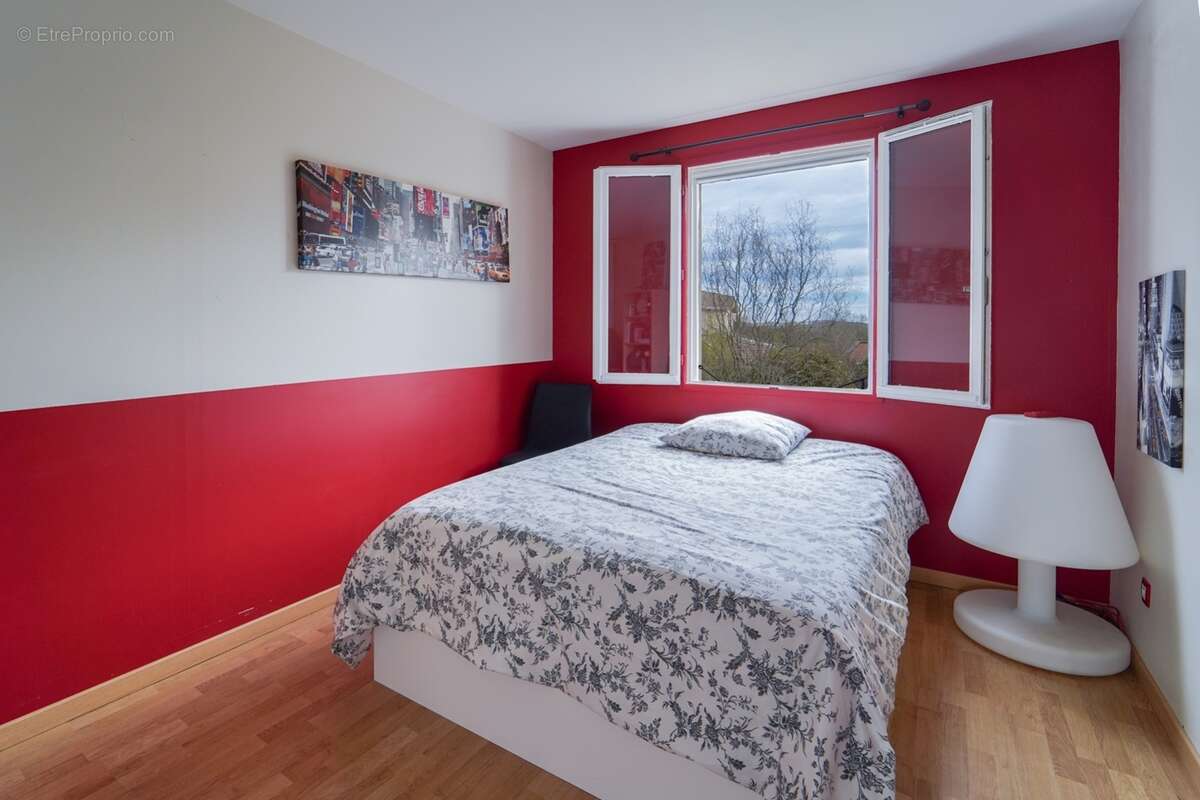 Dpt Haute Garonne (31), à vendre  maison P7 de 183 m² - Terrain de 1 816,00 m² - photo 9