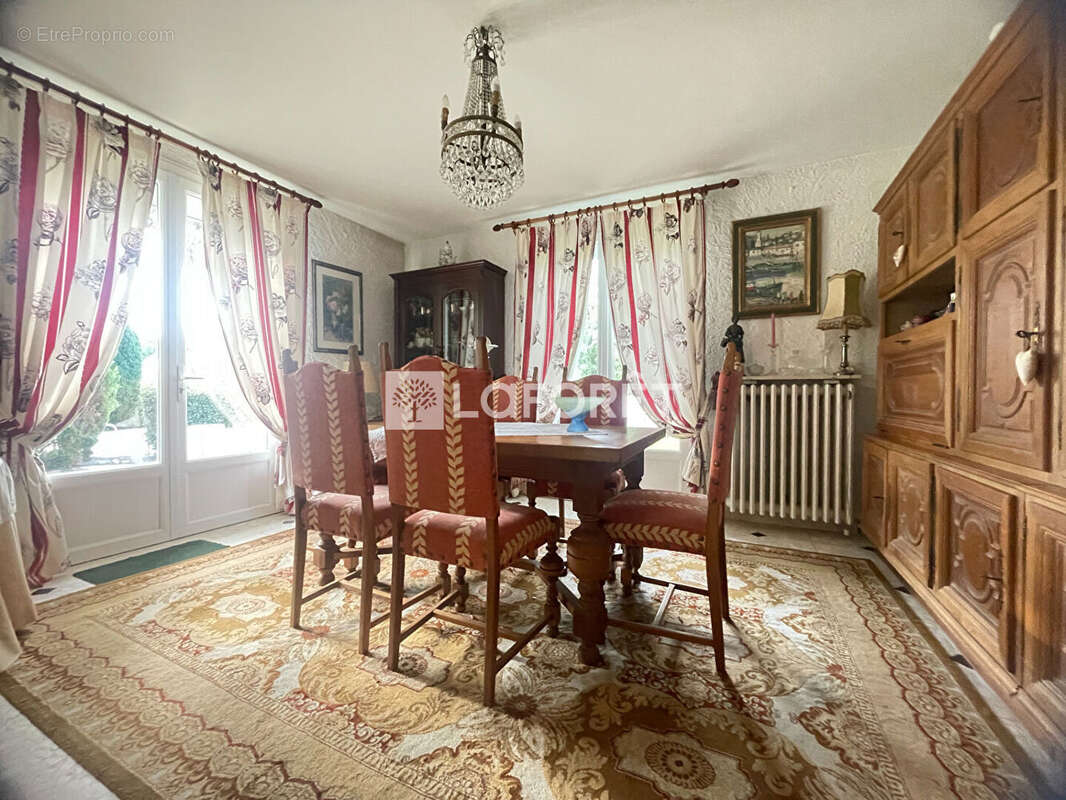 Maison à L&#039;EGUILLE