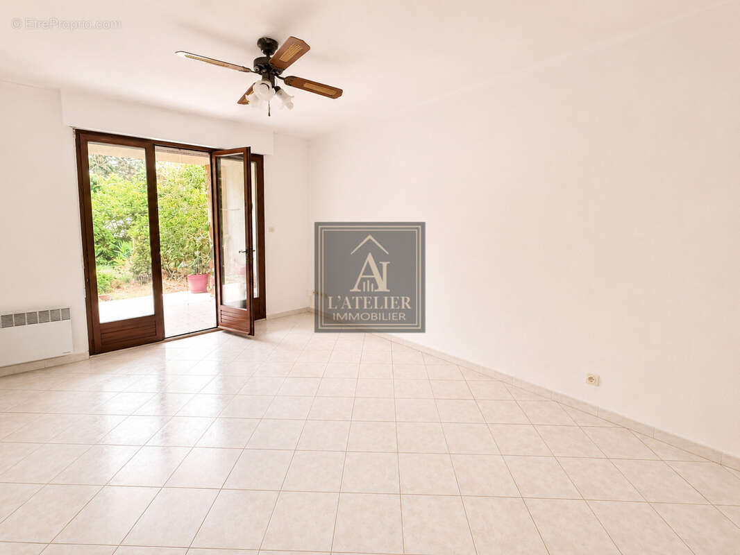 Appartement en rez-de-jardin avec extérieurs à proximité des commodités - photo 14
