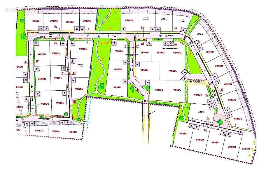 Terrain à NOUAILLE-MAUPERTUIS