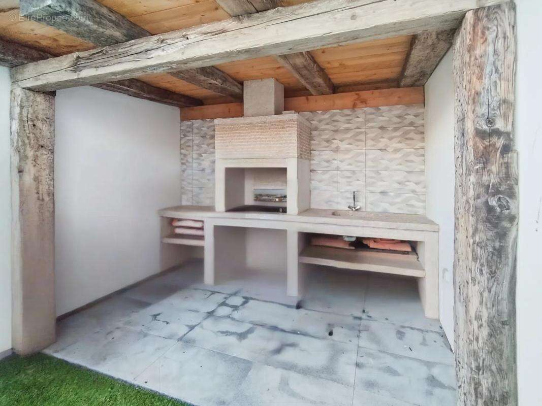 Maison à SAINT-SAUVEUR-D'AUNIS