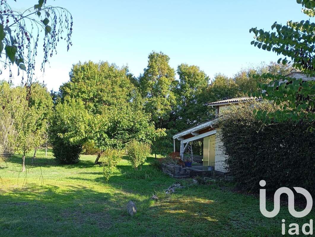 Maison 132 m² à Sainte-Colombe-De-Villeneuve  - photo 6
