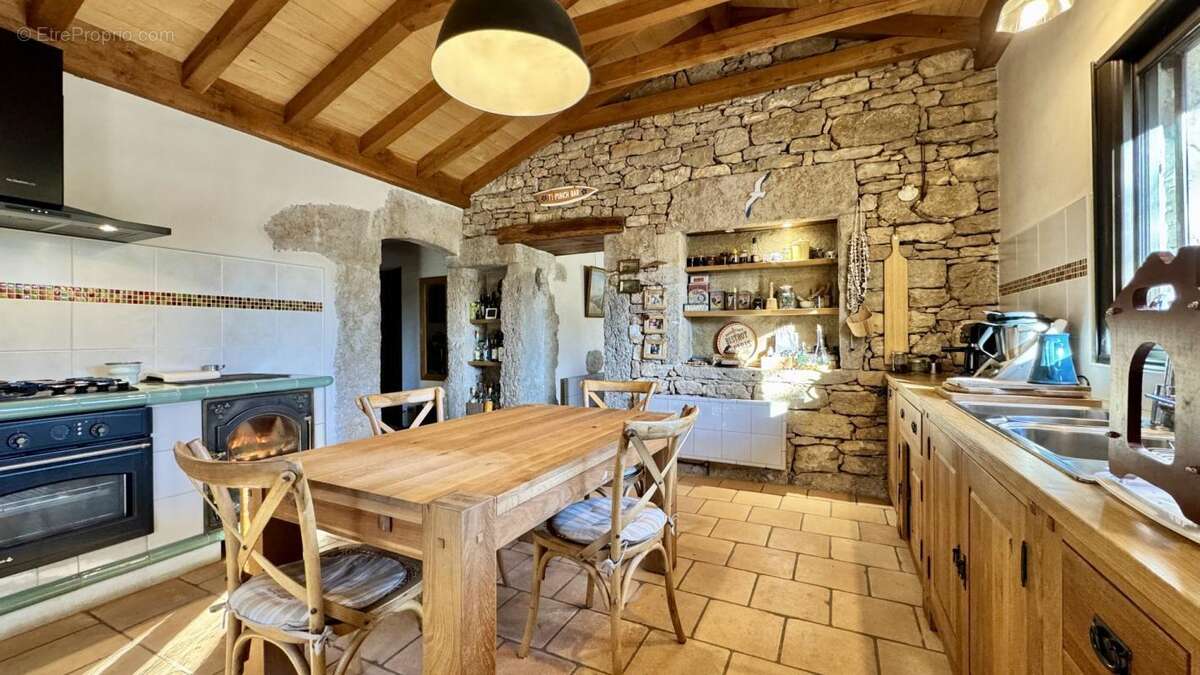 Maison à SAULIAC-SUR-CELE