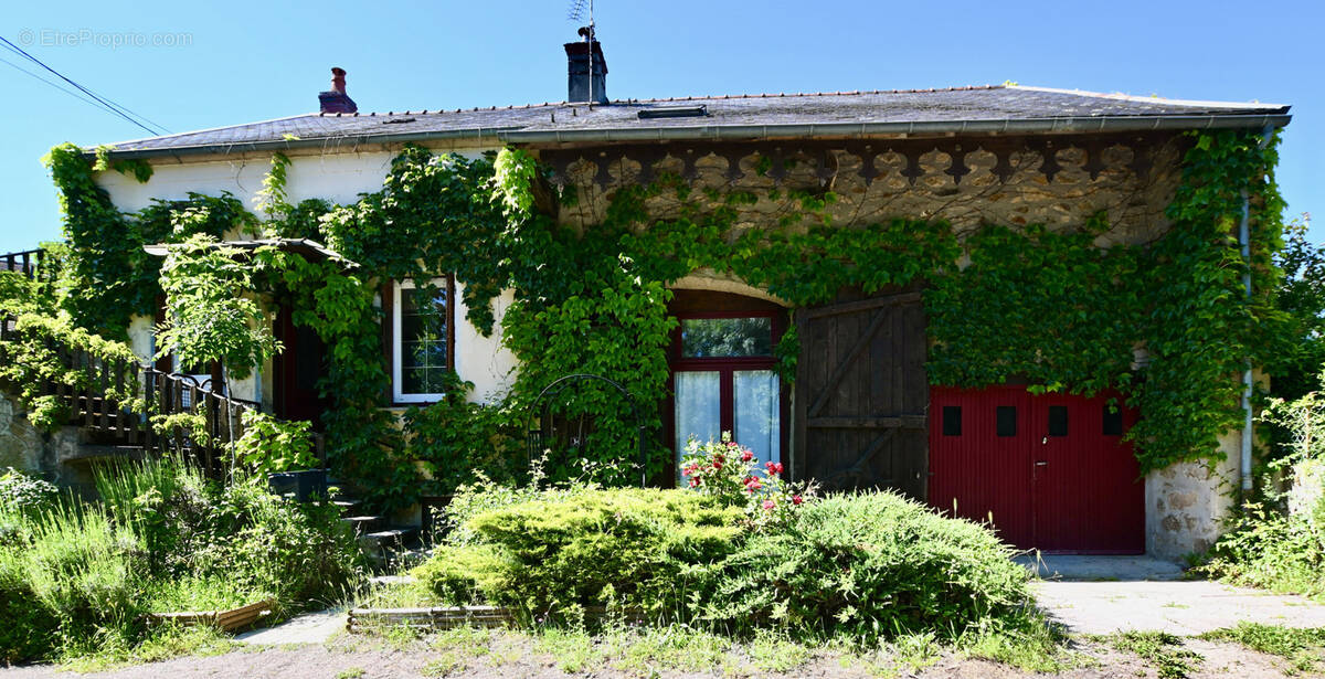 Maison à CHASTELLUX-SUR-CURE