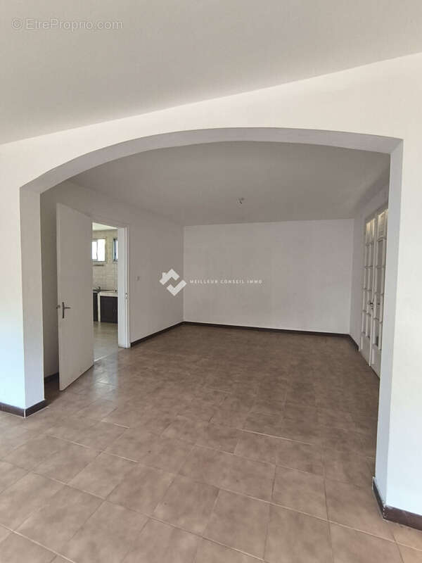Maison 188 m² à Saint-Louis  - photo 8