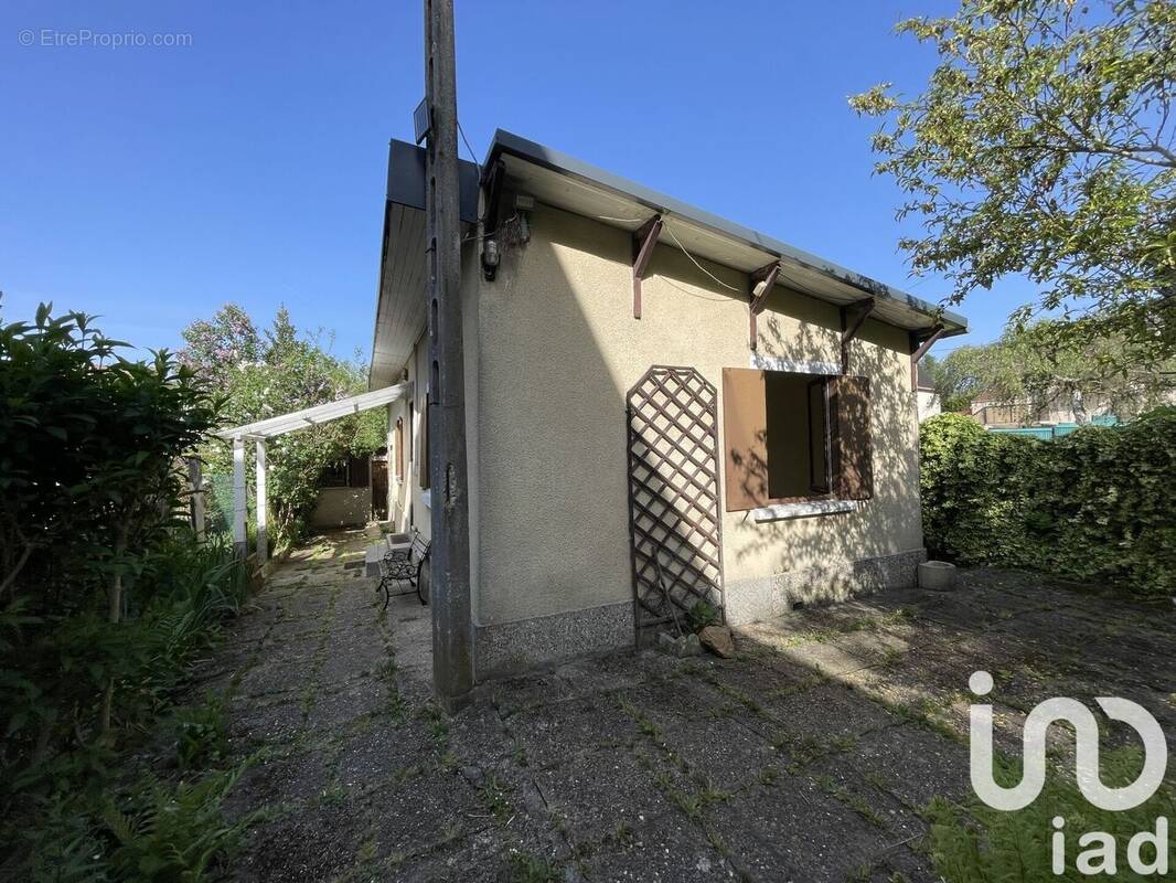 Photo 1 - Maison à SAINT-REMY-LES-CHEVREUSE