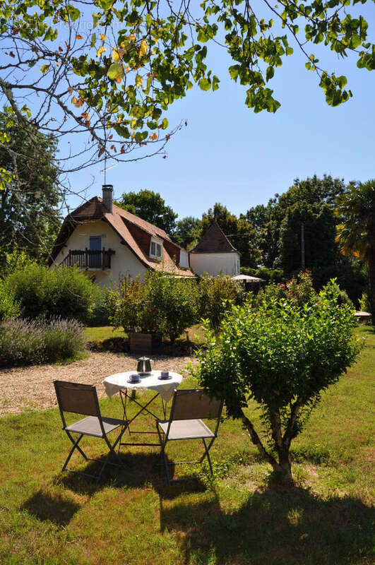 Maison à MENESPLET