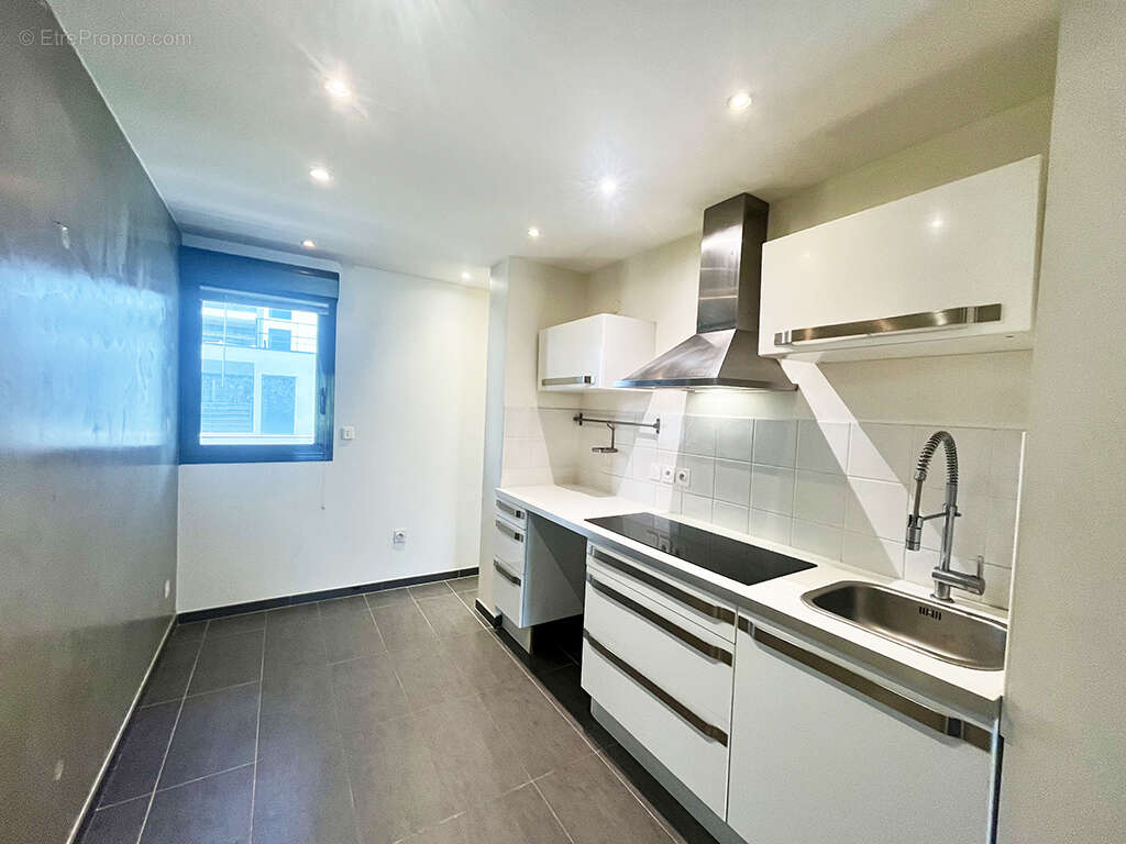 Appartement 77 m² à Marseille-8e  - photo 5