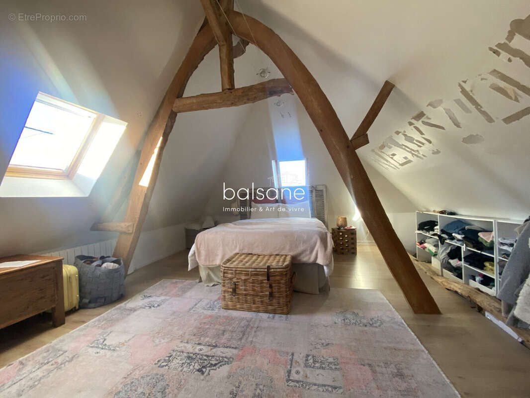 Maison à LE MESNIL-SOUS-JUMIEGES