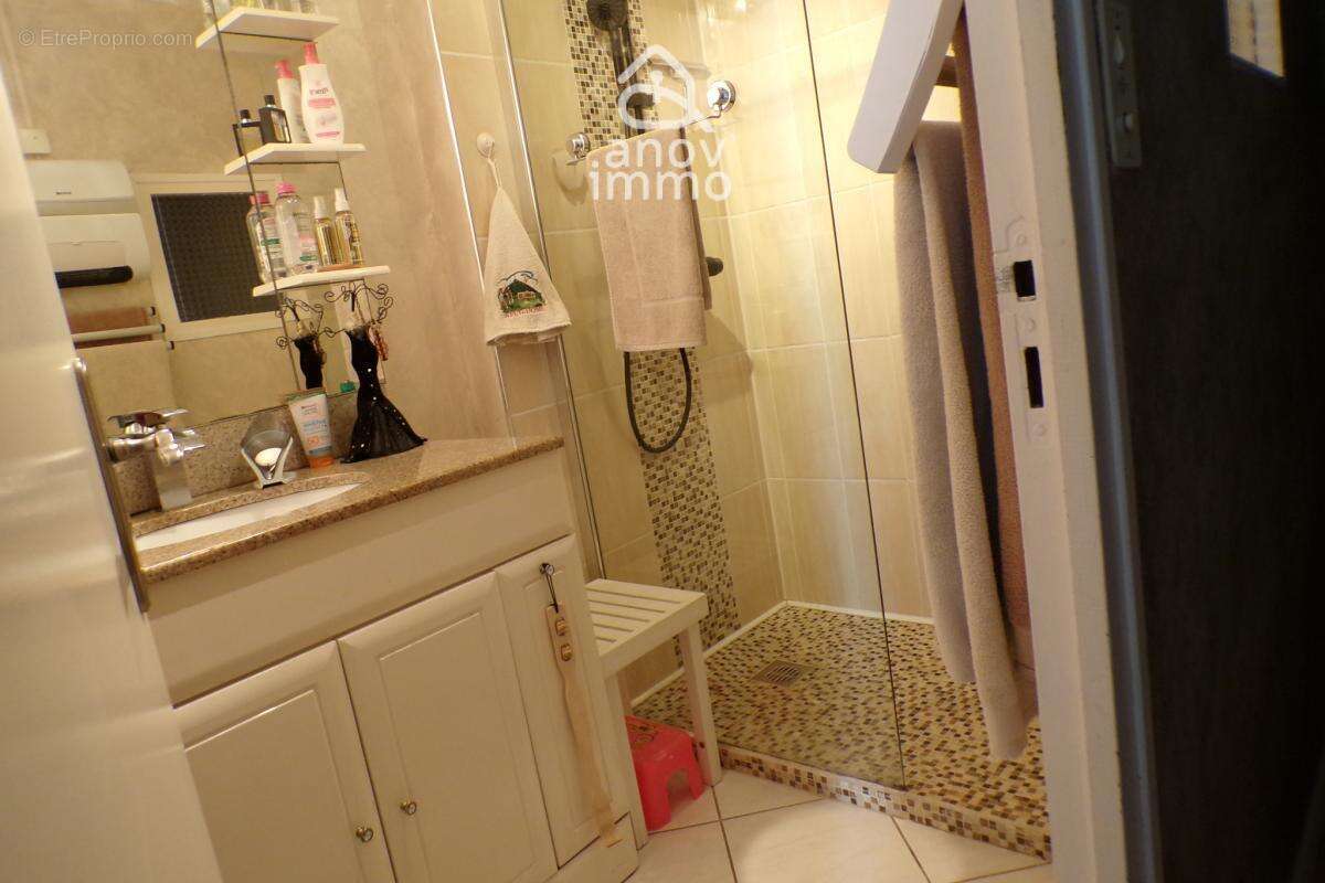 Maison familiale avec grand terrain clos, véranda et sous-so - photo 14