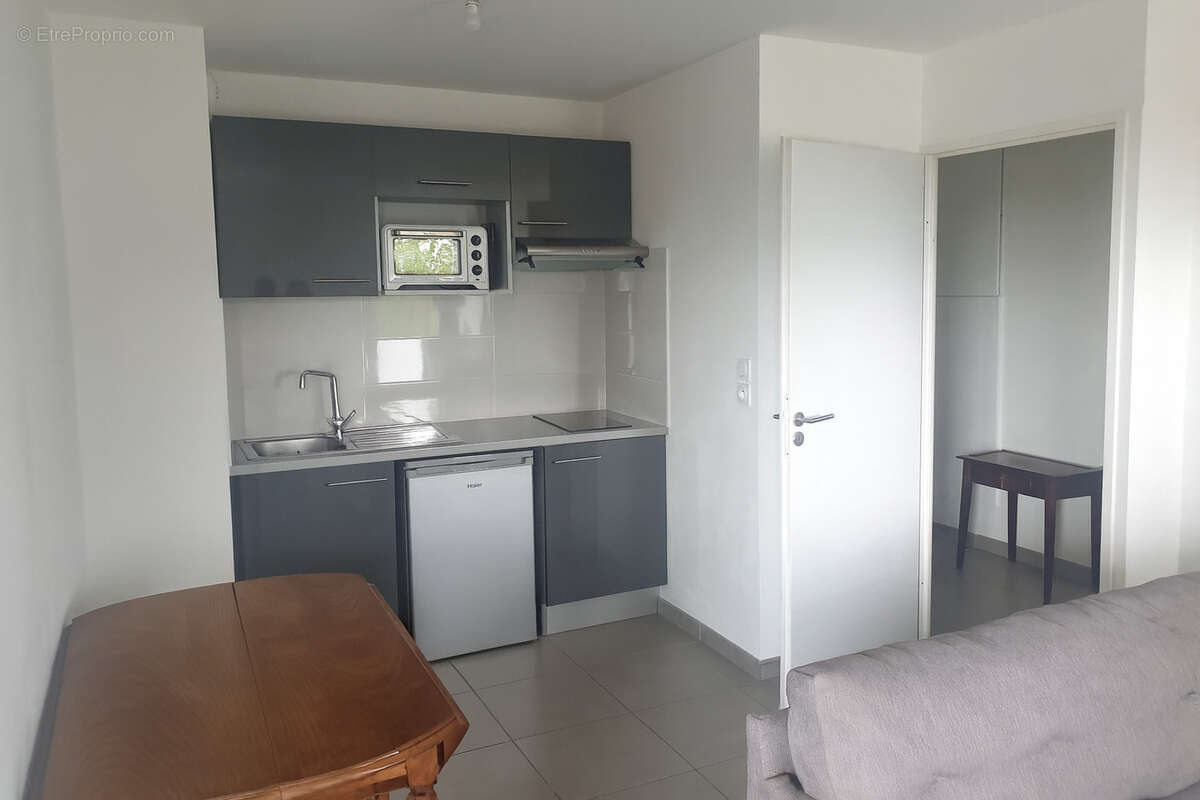 Appartement à BEAUZELLE