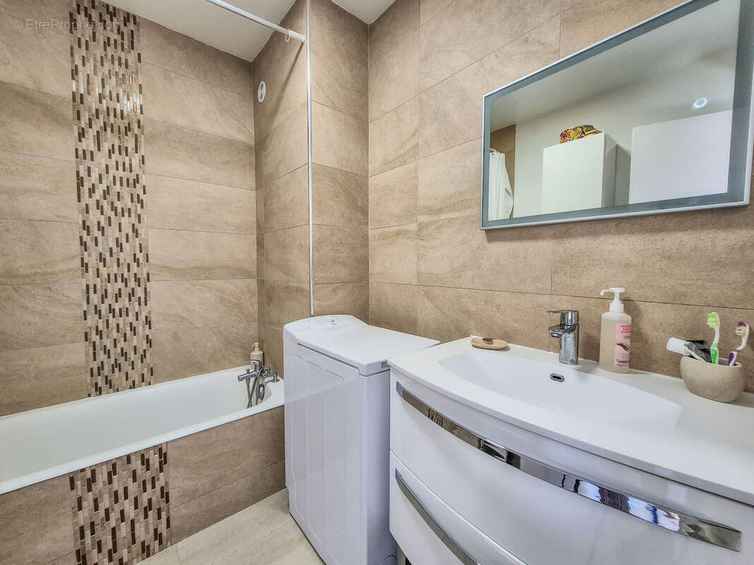 Appartement T3 avec vues dégagées et aperçu mer - Hyères - photo 4