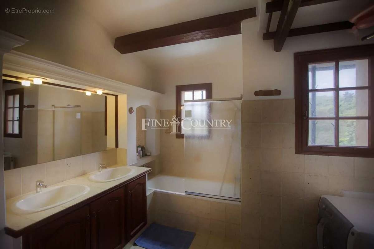 Maison à MANDELIEU-LA-NAPOULE