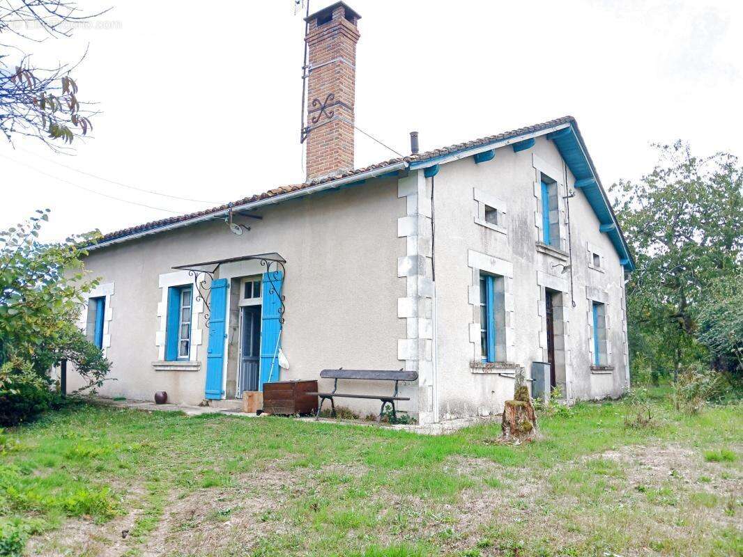 Maison à BUSSEROLLES