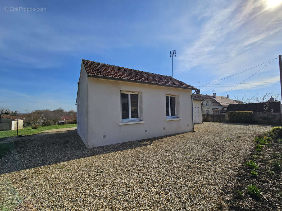 Maison à BRAGNY-SUR-SAONE