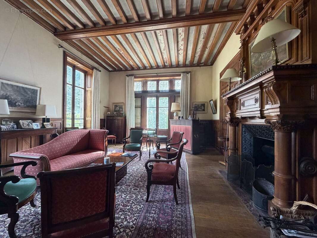 670 m² à Saint-Jean-Ligoure  - photo 7
