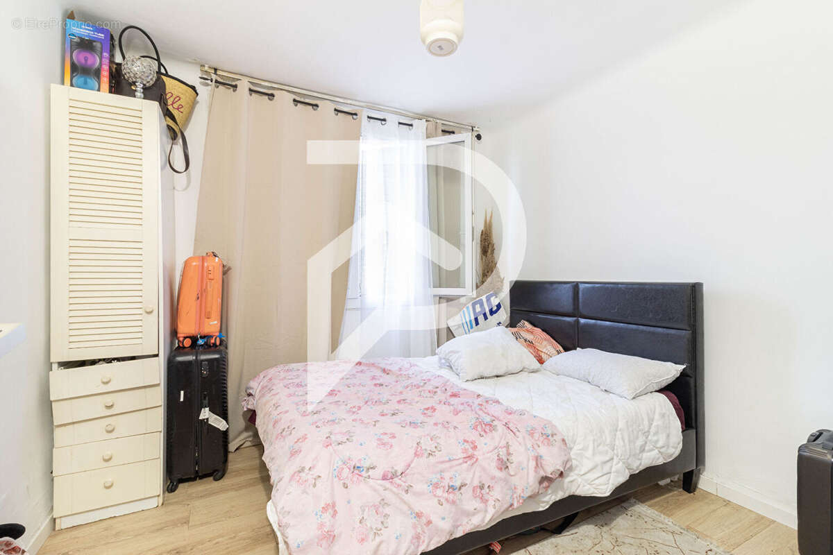 Appartement à MARSEILLE-2E