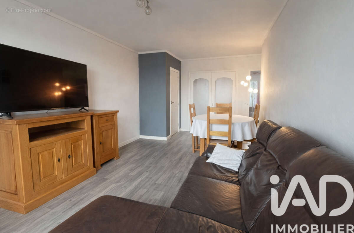 Photo 4 - Appartement à DECINES-CHARPIEU