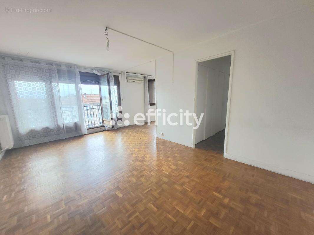 Appartement à EPINAY-SUR-SEINE