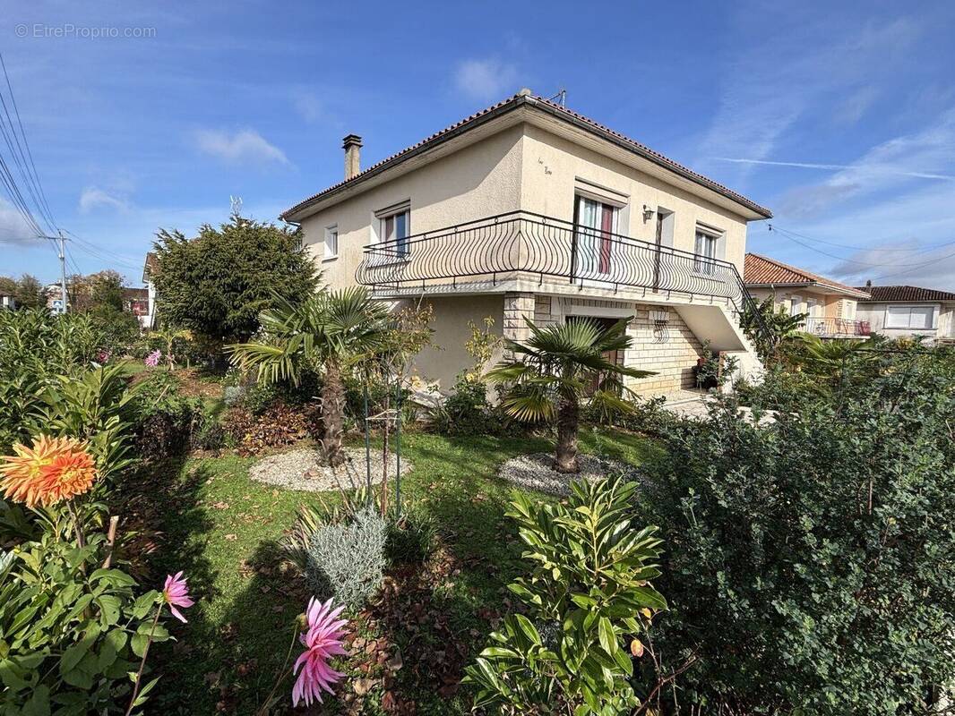Maison à RUFFEC