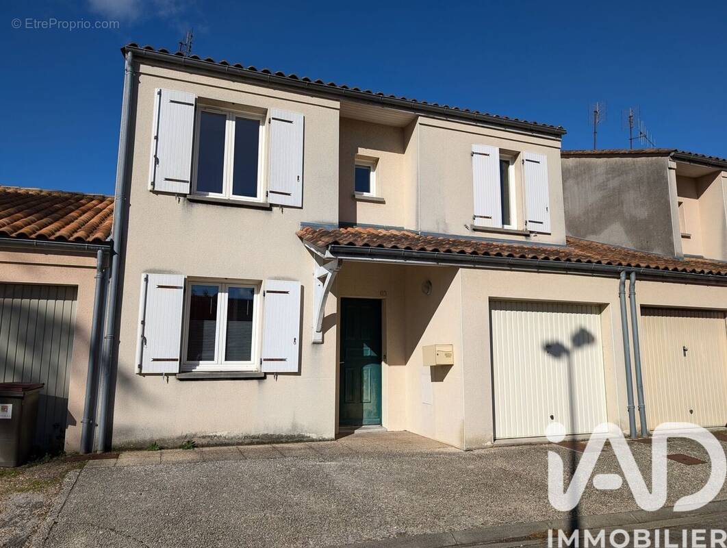 Photo 1 - Maison à COGNAC