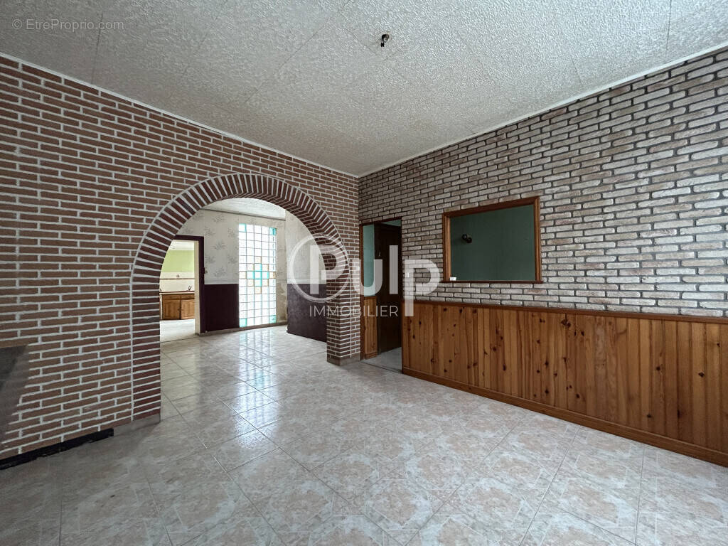 Maison à BRUAY-LA-BUISSIERE