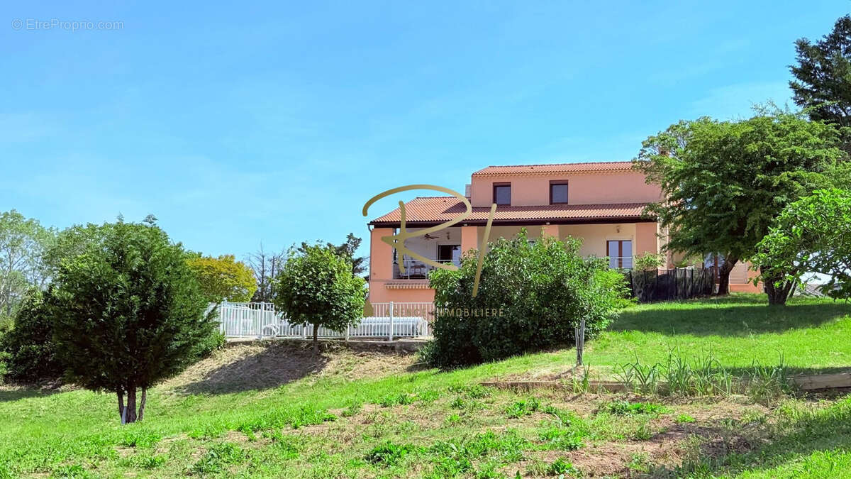 Maison à SAINT-SAUVEUR-DE-CRUZIERES