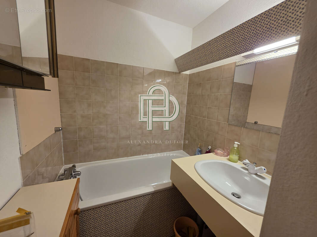 Appartement T2 + loggia 31m2 surface utile - Rive droite - photo 7