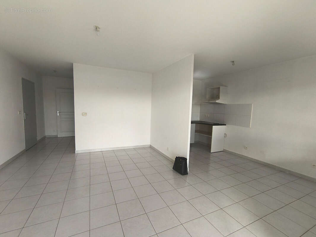 Appartement à GARONS