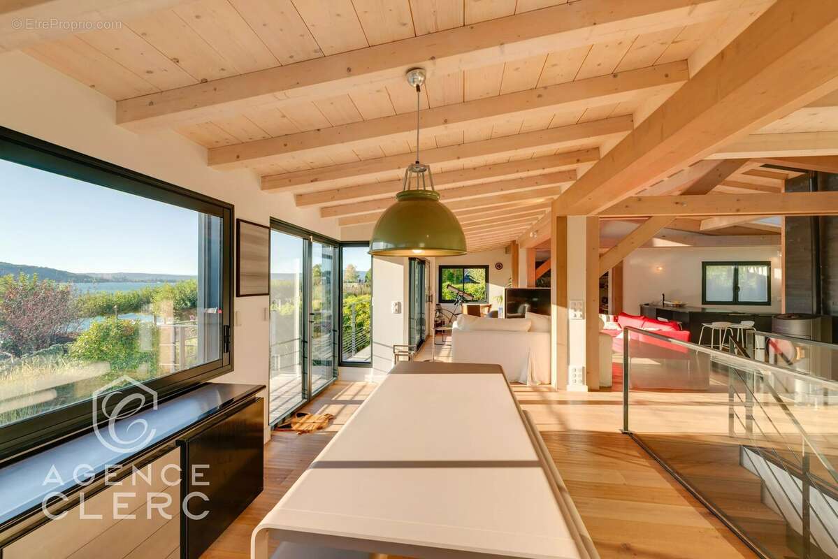 Maison à VEYRIER-DU-LAC