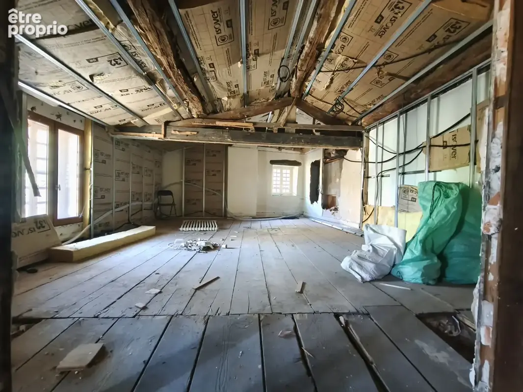 En vente à Saint-Laurent-D'Agny : maison de village avec Projet de rénovation clé en main - photo 2