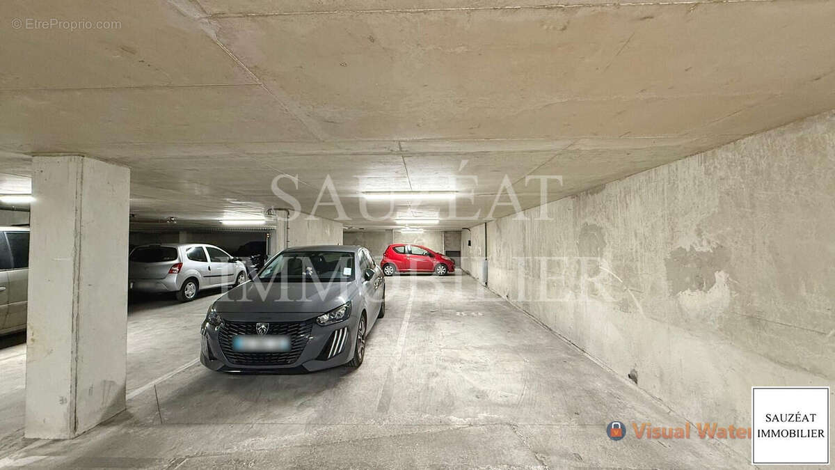Parking à BAGNEUX