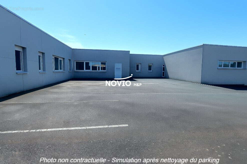 Commerce 980 m² à Poitiers  - photo 2