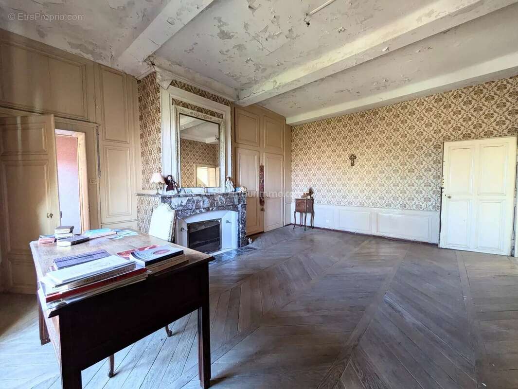 Maison à NEUFCHATEAU