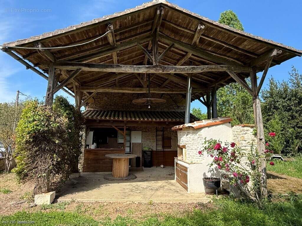 Maison à RUFFEC